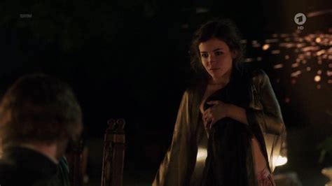 Naked Helen Woigk In Der Puppenspieler