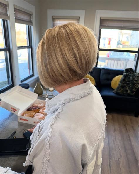 Bolder colors will soon be paired with the classic inverted bob cut 18