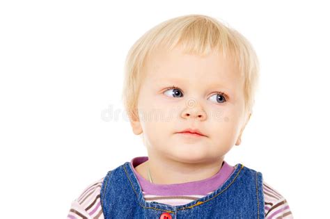 Portrait D Une Petite Fille Blonde Aux Yeux Bleus Photo Stock Image Du Isolement Heureux