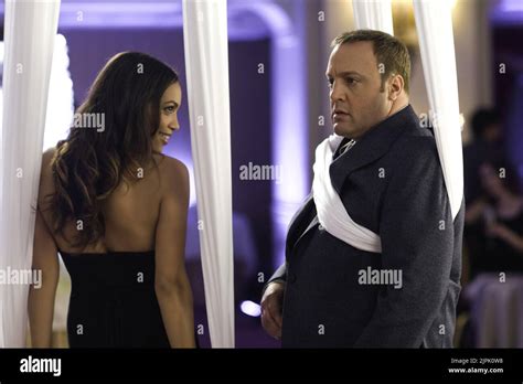 Rosario Dawson Kevin James Zookeeper 2011 Stock Photo Alamy