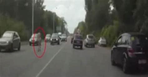 VIDEO Woman Runs NAKED Through Traffic During Roadside Search Daily Star