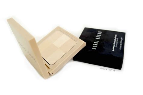 Bobbi Brown Nude Finish Illuminating Powder KELLiLASH