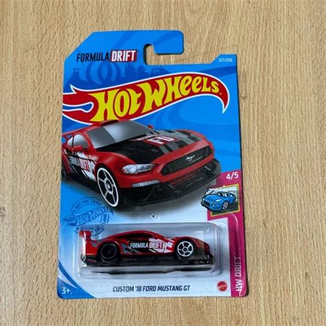 Hot Wheels Custom 18 Ford Mustang Gt Rojo Cuotas sin interés