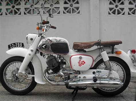 Vintage Honda C95-92 Motorcycle