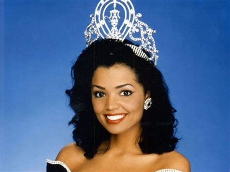 Miss Universe 1995 Chelsi Smith dies of liver cancer