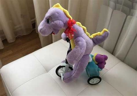 Мягкая игрушка Динозавр на велосипеде | Festima.Ru - Мониторинг объявлений