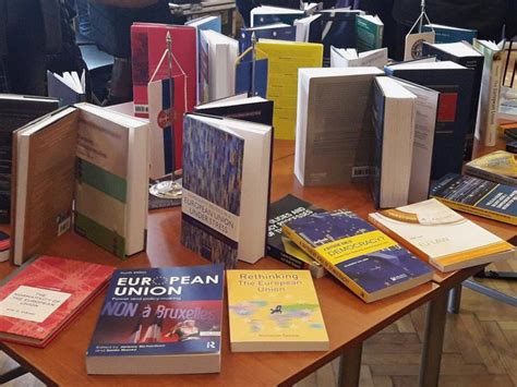 Knjige o EU na poklon niškoj Univerzitetskoj biblioteci Društvo