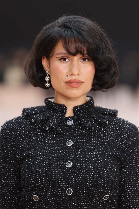 Stylists react to french bob haircut requests in every salon 43