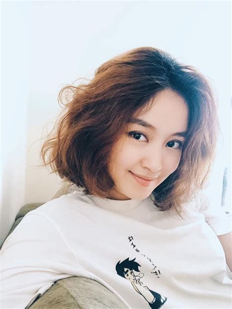 Hội hot boy hot girl thi nhau gia nhập đường đua bán hàng online vì dịch Người bán bánh ngọt