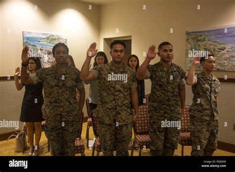 New us citizens oath hi-res stock photography and images - Alamy