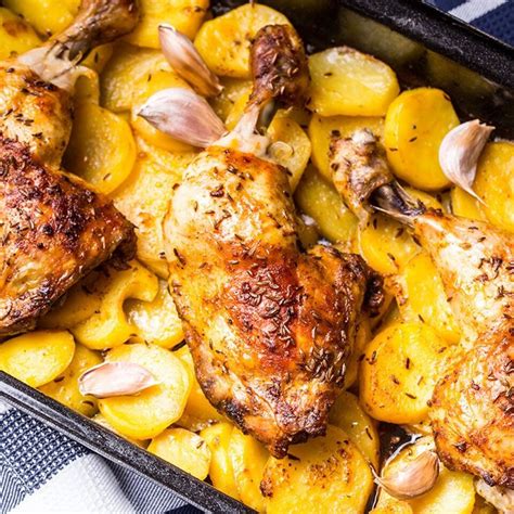Pollo al horno jugoso y crujiente: 10 recetas que no fallan