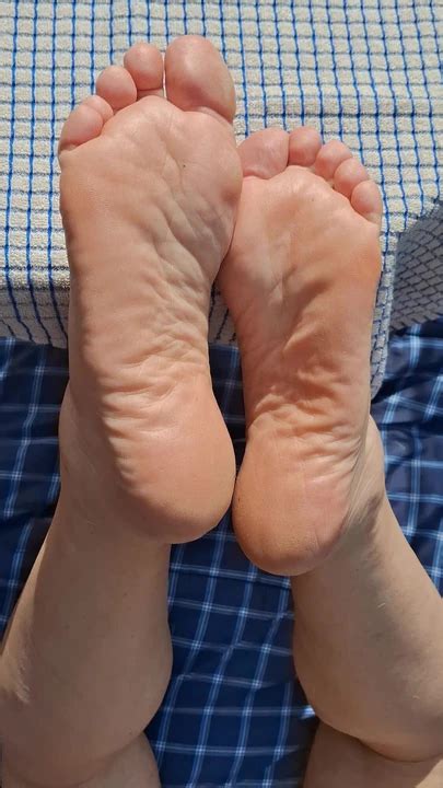 Cute Soles In The Sun Gay Amateur Amateur Porn Feat Tnfootlvr Xhamster