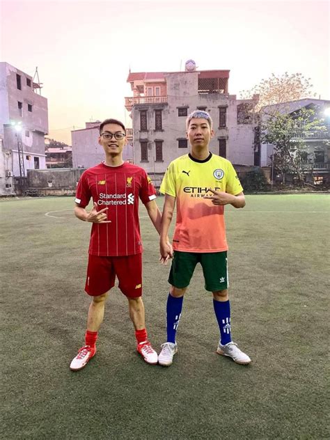 Không chỉ nghiện game nhiều hot streamer Việt còn là những kẻ mê bóng đá thứ thiệt nhưng đó