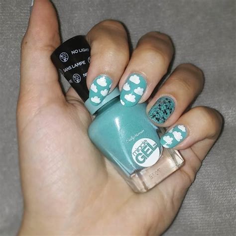 Cloud Nails With Sally Hansen Miracle Gel In Color Mintage