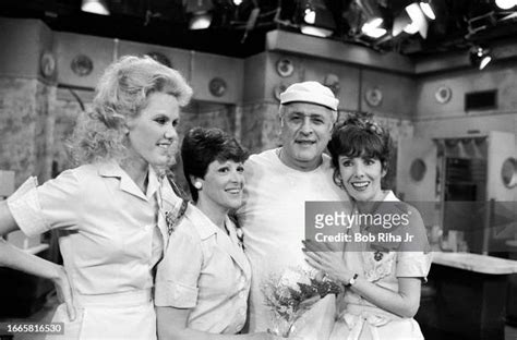 10 Hot Sexy Beth Howland Bikini Pics