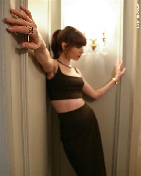 Lily Collins Lily Collins Nude OnlyFans Leaks The Fappening Photo FappeningBook