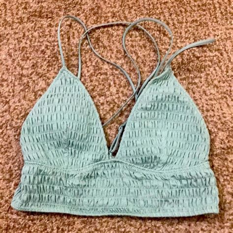 5 Hot Sexy Kharis Ralph Bikini Pics