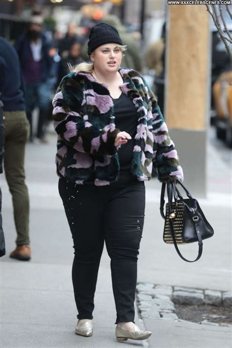 Rebel Wilson New York Posing Hot Beautiful Babe Celebrity Paparazzi Nude Celebrities Mobile