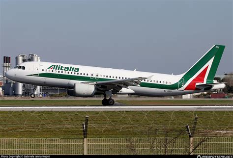 EI IKU Alitalia Airbus A320 214 Photo By Gabriele Iannantuoni ID