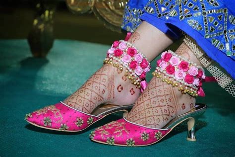 punjabi style beautiful wedding jutti  bridals