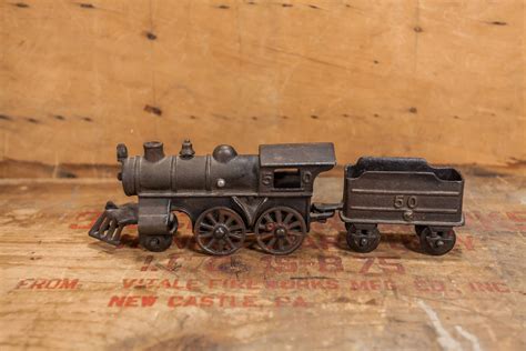 Vintage Cast Iron Train Engine No 50 LocomotiveIce Coal Black Red Home