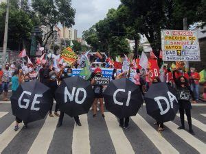 Baianos voltam às ruas para pedir o impeachment do presidente Bolsonaro