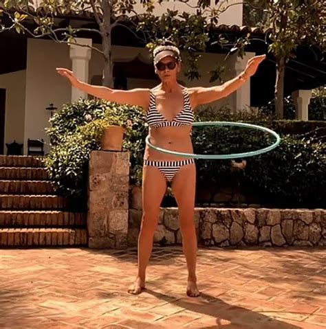 Hot Sexy Colleen Jones Bikini Pics