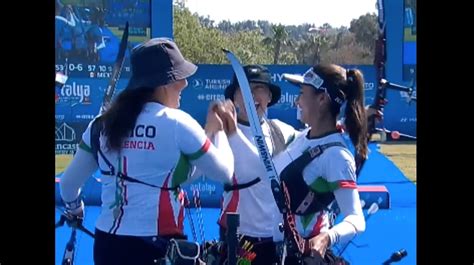 Alejandra Valencia Aída Román y Ángela Ruiz arqueras de oro