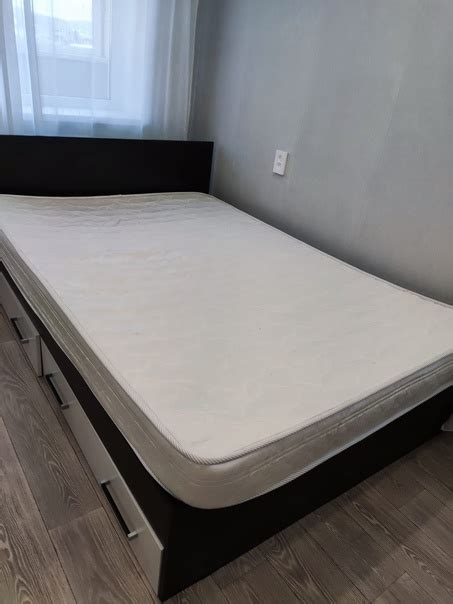 Срочно продам бу матрас пружинный 140 на 200 см, высота 15 см. В ...