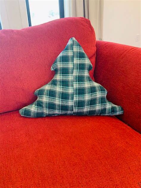 Diy Christmas Tree Pillow [Free Pattern]
