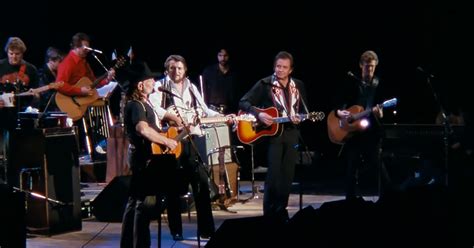 The Highwaymen perform "Highwayman" to packed auditorium