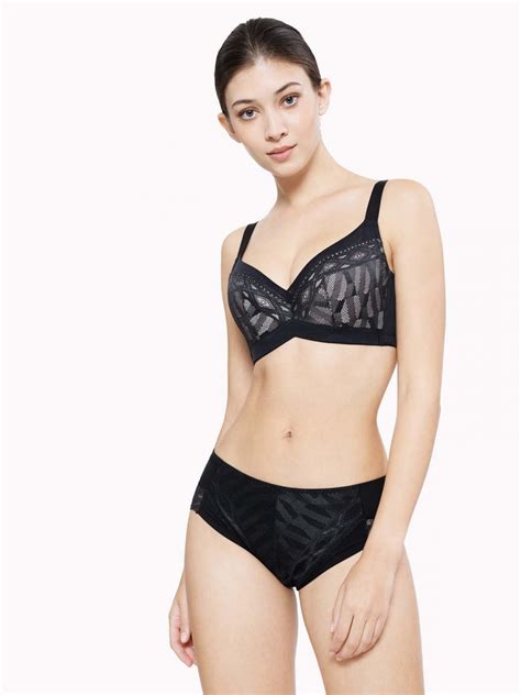 BF 03081 Lace Seamless Tactel Short Brief Black SATAMI Lingerie 蕾絲無痕Tactel平口內褲 黑 SATAMI 網上商店