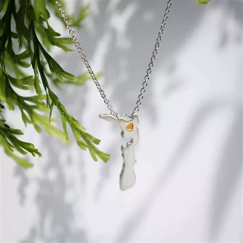 zealand map necklace