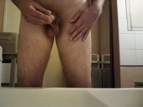 Je Me Fais Du Bien Dans La Salle De Bain Free Gay Porn A Xhamster