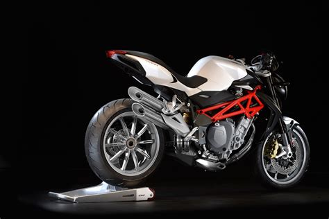 Mv Agusta Brutale 1090 2013 2014 Specs Performance And Photos