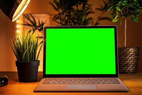 60+ Free Laptop Green Screen & Glitch Images