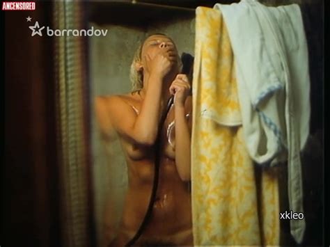 Naked Miluse Splechtova In Bride To Kiss