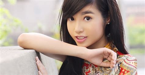 Hot girl Elly Trần khoe chùm ảnh mới toanh đậm chất Trung thu