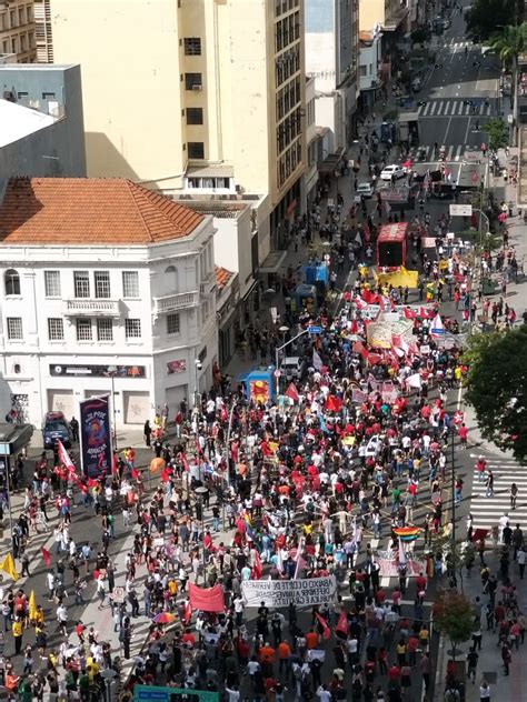 Manifestantes Fazem Protesto Contra O Presidente Jair Bolsonaro Em