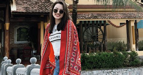 Hot Girl B Ng Chuy N X C Vinh Danh Gi I Qu C T S H U Ngh Tay Tr I C Bi T Kh Ng Ph I