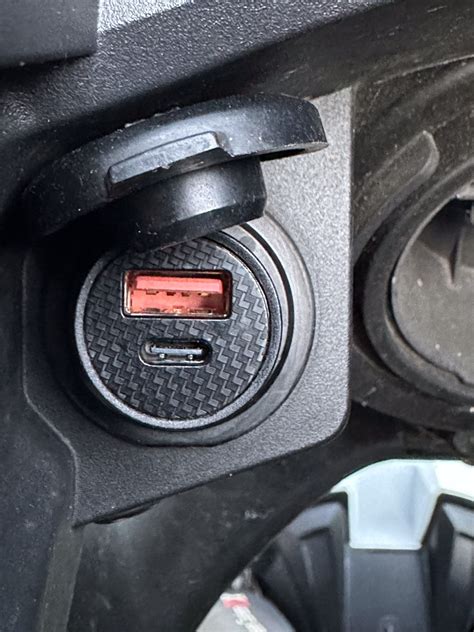 Adding a Switched USB Port - Pitstop - The Motorbike Forum