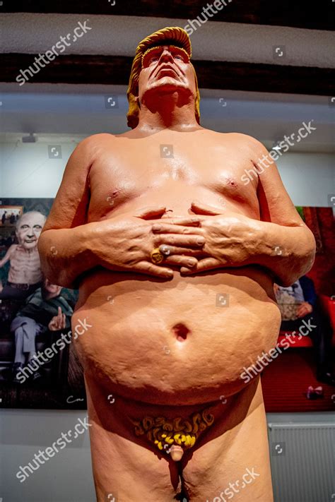 Naked Donald Trump Sculpture Photo éditoriale de stock Image de stock Shutterstock Editorial