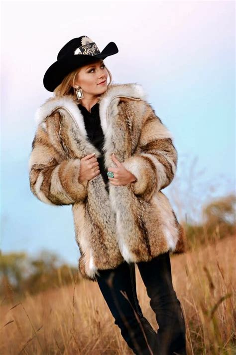 Pin By Elmo Vicavary On Fur 2 Fur Coats Women Coyote Fur Coat Fur