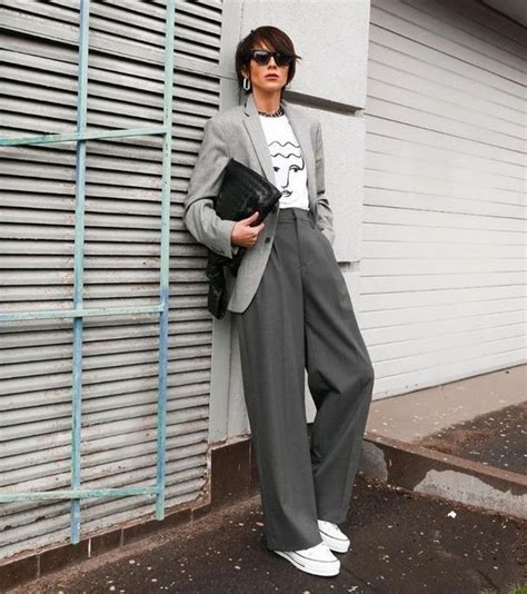 Pin by Martlet on Clothes | Wide leg pants outfit, Wide leg pants ...