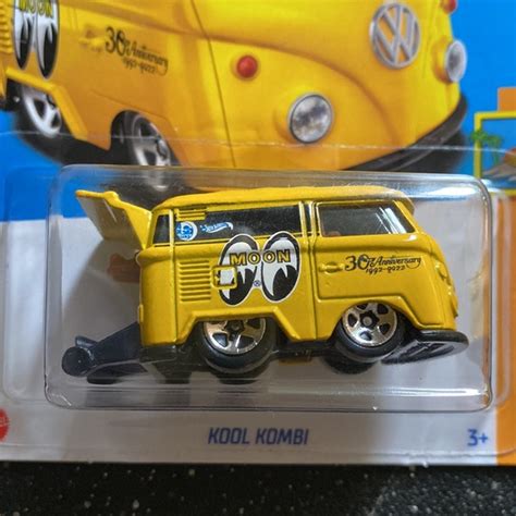 Toys Mattel Hot Wheels Volkswagen Van Kool Kombi Surfs Up Bus 25 4925