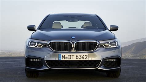 2017 BMW 5 Series First Drive Review Playing The Middle