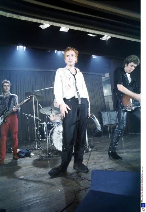 I Was A Teenage Sex Pistol Q A With Sex Pistols Bassist Principal Songwriter Glen Matlock