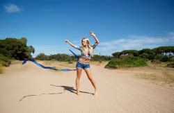 The Saturdays Cleavy Leggy Frankie In A Bikini On The Set Of Their Music Video For Missing