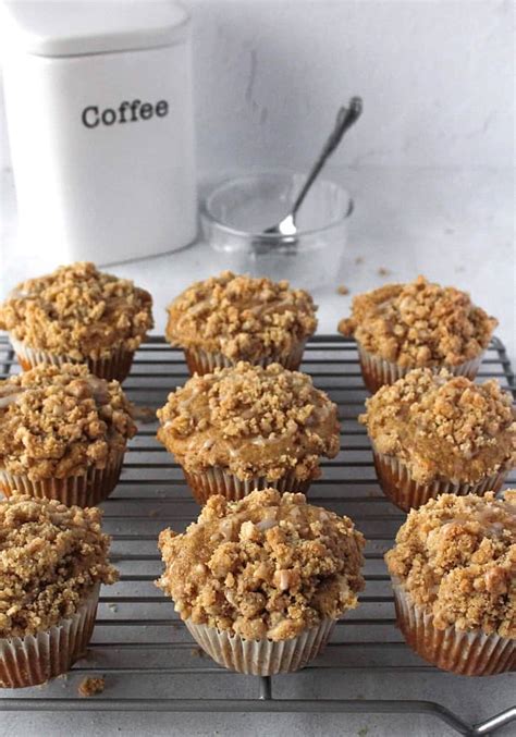 Easy Coffee Cake Muffins With Crumble Topping