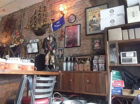Pirates Alley Cafe A French Quarter New Orleans Bar New Orleans